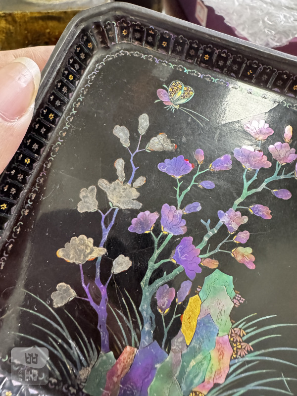 清 黑漆嵌锣钿花卉诗文方盘 - 图7